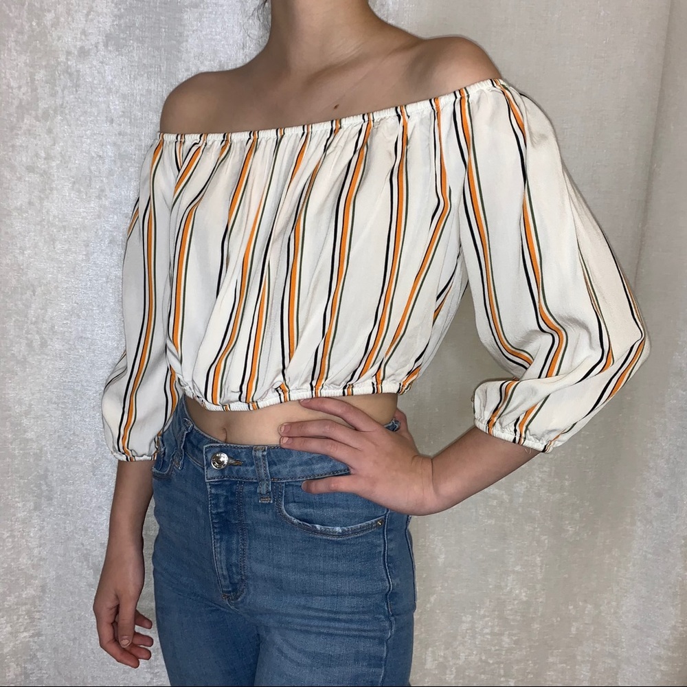 Forever 21 Cropped 3/4 Sleeve Blouse